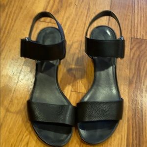 Euc STUART WEITZMAN BLACK SANDALS